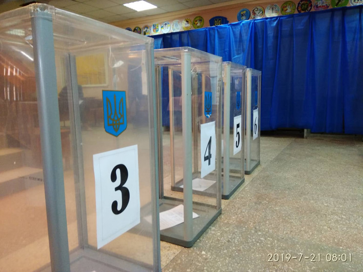 В Полтаве открылись участки для голосова…