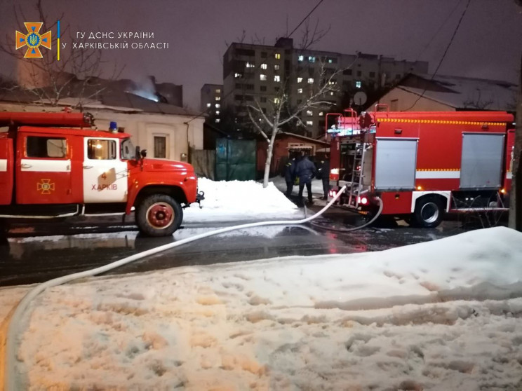 В Харькове два часа тушили пожар на част…