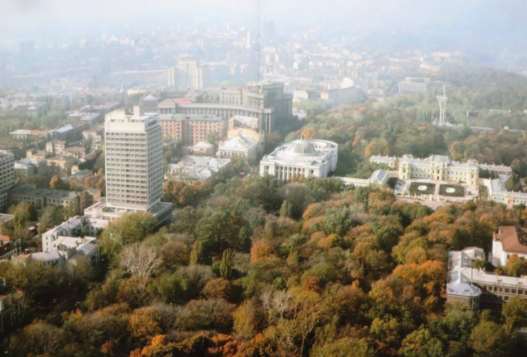 Рада, гостиница "Киев" и Мариинский парк…