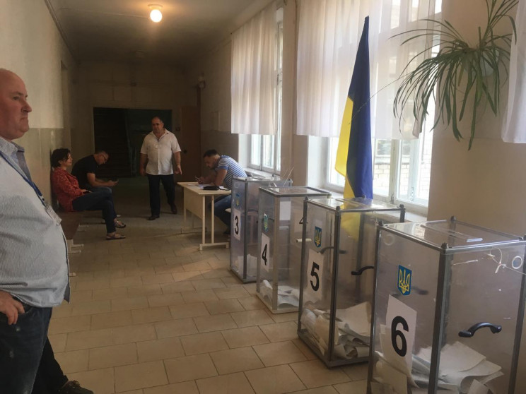 Мешканці Дніпра не поспішають до виборчи…
