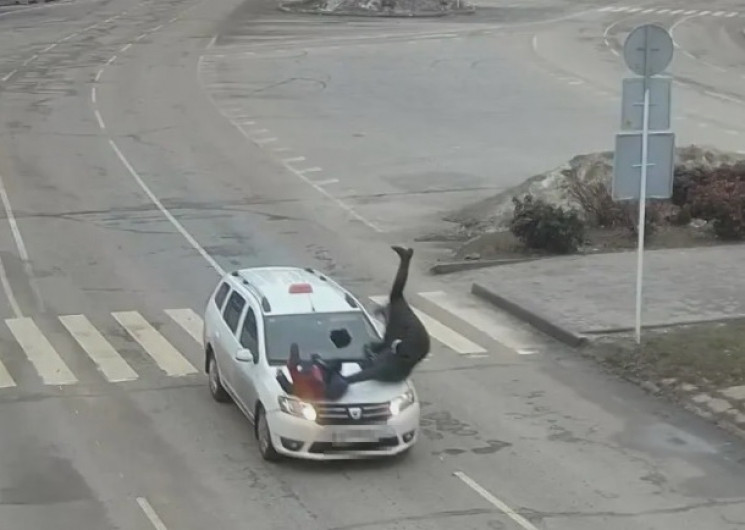 У місті на Дніпропетровщині таксист збив…