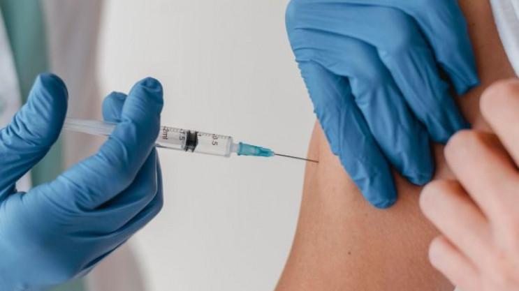 Двома дозами вакцини від коронавірусу ще…