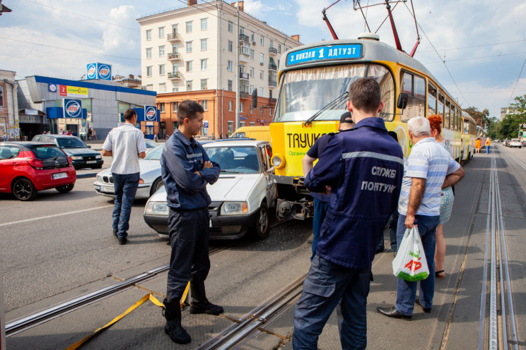 В Днипре из-за ДТП заблокировано движени…