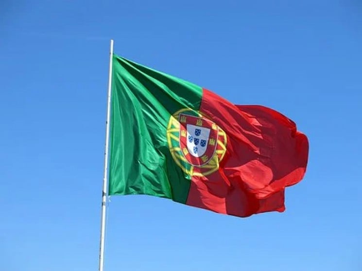 Португалия ослабила ограничения на поезд…