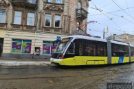 Двері у львівських трамваях будуть відчи…