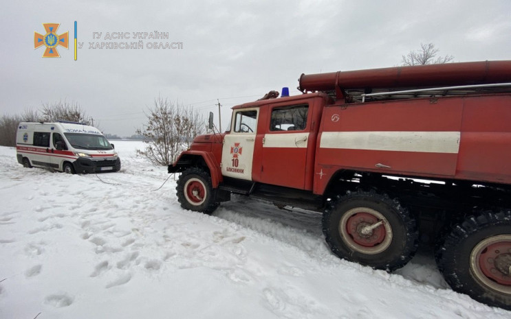На Харківщині "швидка" потрапила у сніго…