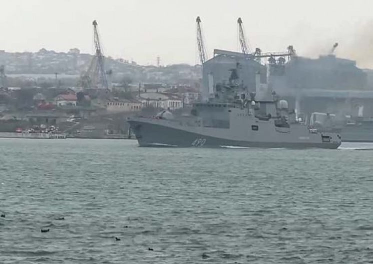 Понад 30 російських військових кораблів…