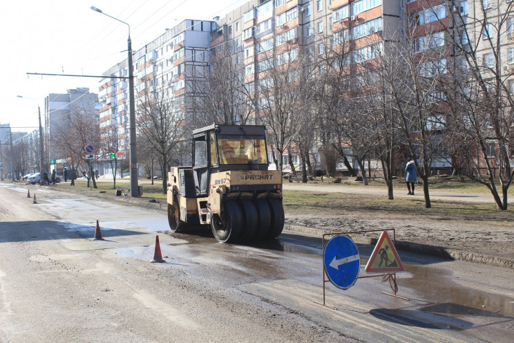 В Запорожье ремонтируют дороги за почти…