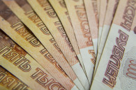 Російський рубль обвалився на тлі загроз…
