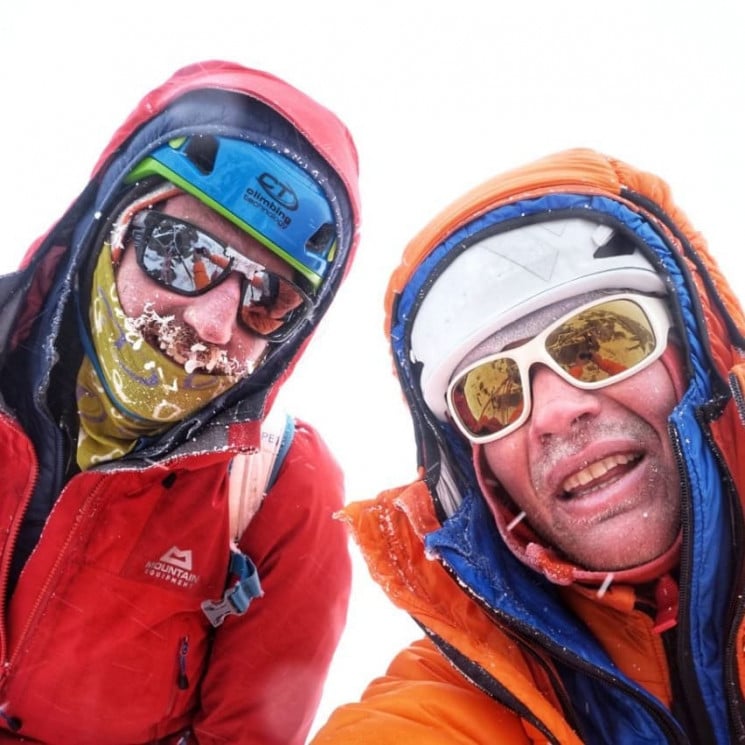 Українські альпіністи, які першими підко…