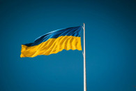 Чтобы снизить напряжение: В Украину на э…