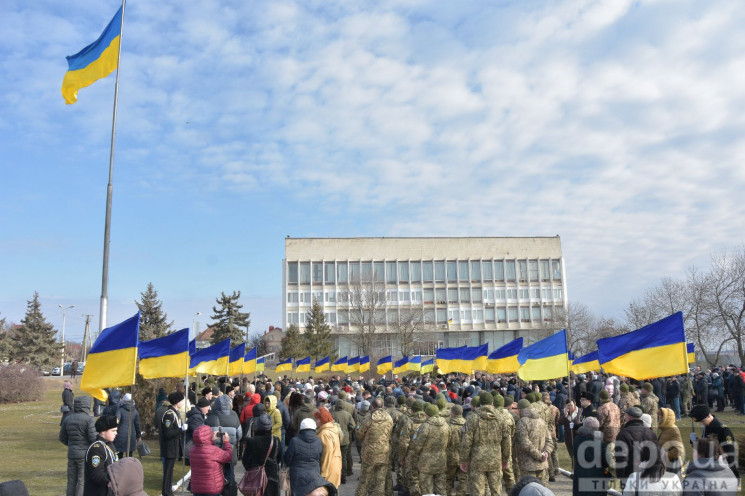 Поднятие флага и молебен: В Херсоне впер…