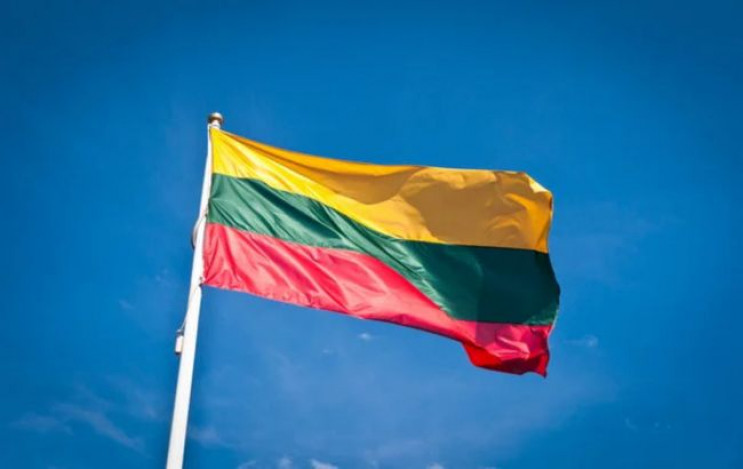 Литва теж переводить частину співробітни…