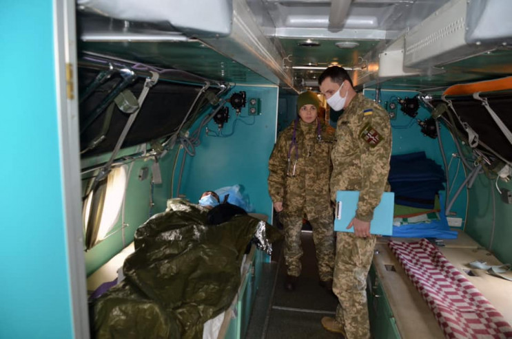 Из Днепра в Киев эвакуировали раненых и…