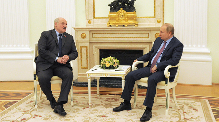 Після зустрічі з Путіним Лукашенко лякає…