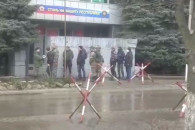 У Луганську нібито роздають зброю чолові…