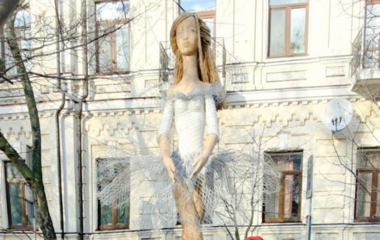 У Києві відновили знамениту скульптуру "…