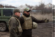 На Донбасі окупанти обстріляли депутатів…