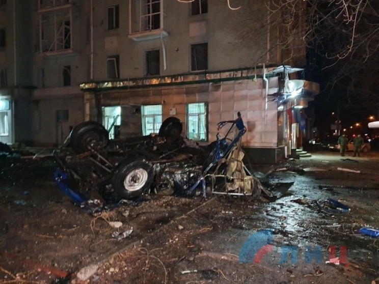 В Луганську заявили про теракт і демонст…