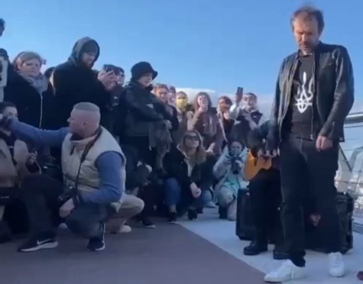 "Продолжаем нести флаг, а не крест": В К…