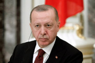 Эрдоган заявил Путину, что Турция не при…
