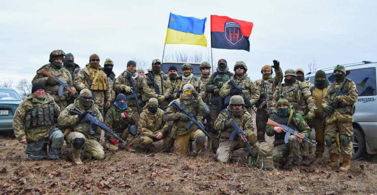 На Дніпропетровщині тренуються бійці "Правого сектору" – новини Дніпра