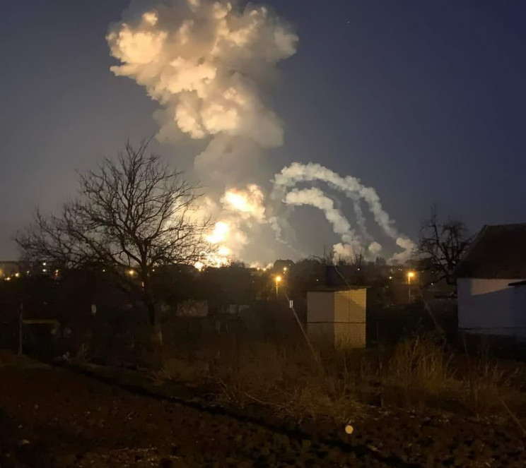 В Днепропетровской области горят военные…