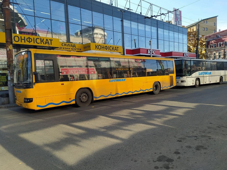 Економлять пальне: У Дніпрі у вечірню го…