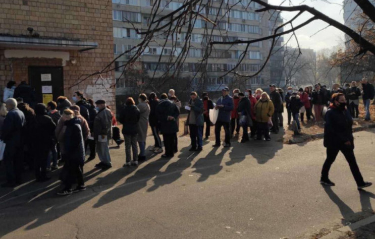 Окончание комендантского часа: В Киеве в…