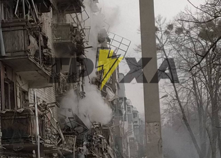 В Харькове сбросили бомбу на пятиэтажку:…