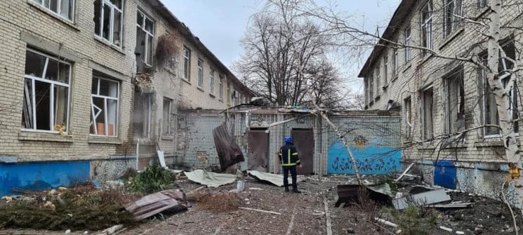 Российская армия обстреляла детсад в Сев…