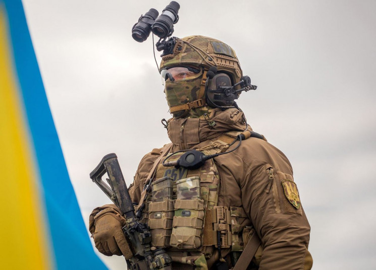 "Гей, заряджайте впевнено зброю!": Украї…