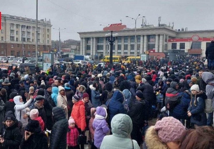 На залізничному вокзалі Дніпра розділили…