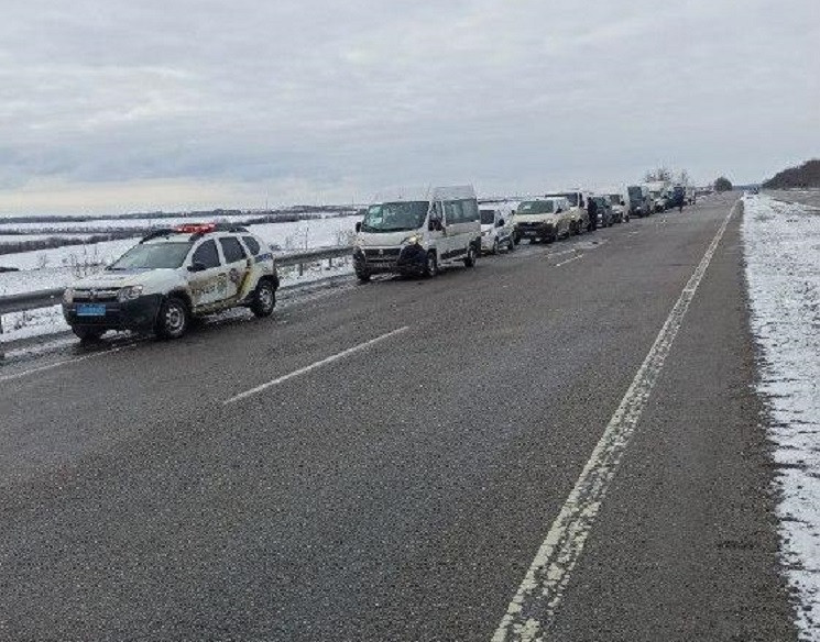 Полиция и волонтеры из Днепра эвакуируют…