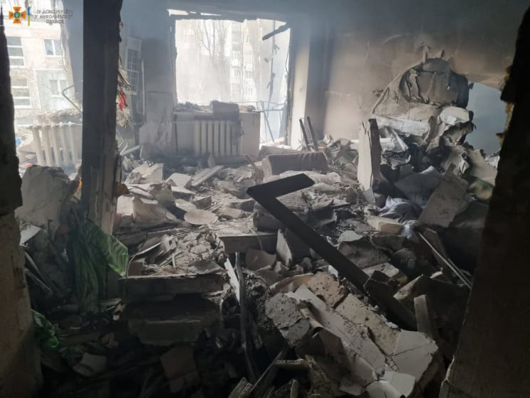У Миколаєві понад 60 будинків постраждал…