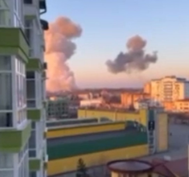 На Прикарпатті чутно вибухи…