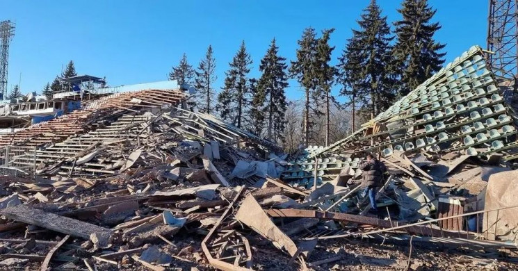 Стадіон "Десни" в Чернігові знову розбом…