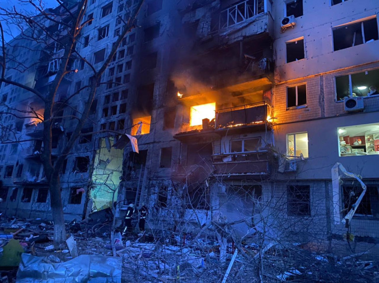 На Оболони в Киеве артиллерийский снаряд…