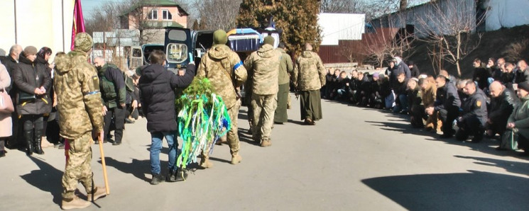 У Хмельницькому попрощалися з полеглим к…