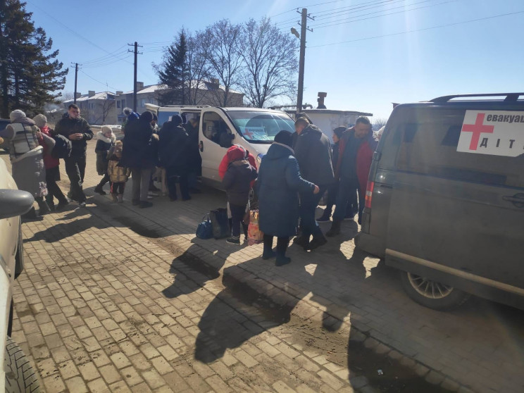 На Луганщині розпочалася евакуація: З Ру…