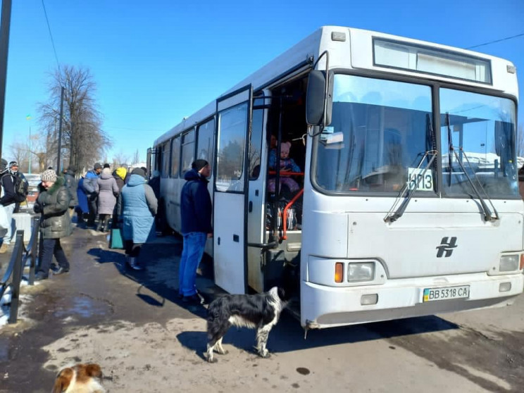 З Луганщини евакуювали ще 700 людей: Вив…