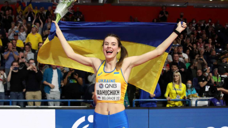 Украинская легкоатлетка эмоционально выс…