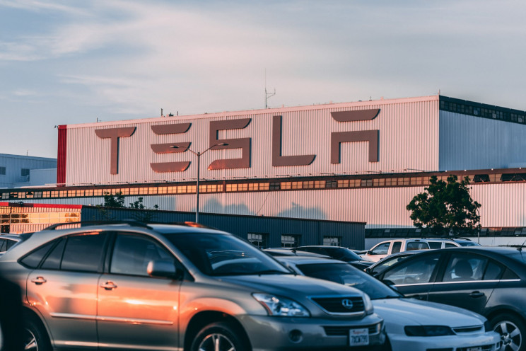 Проблеми Tesla: Чи виживе компанія без г…