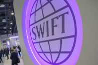 Три банки Білорусі відключили від SWIFT…