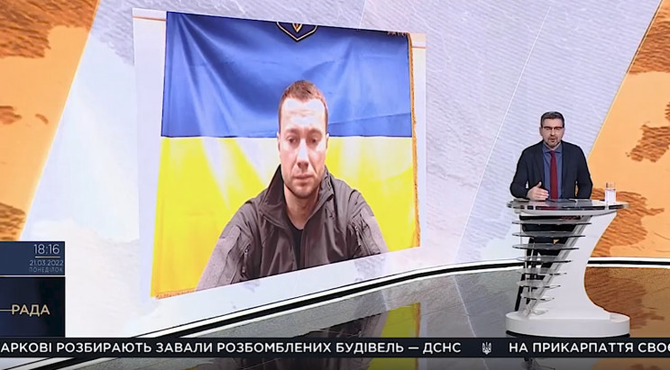 Рашисты силой вывозят украинцев из Мариу…