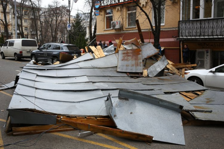 Мощный шторм в Украине: Как непогода сры…