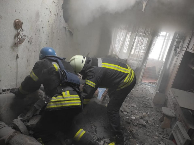На Луганщині палають житлові будинки: Га…