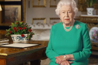 Квінмобіль: 95-річна королева Єлизавета…