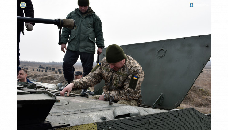 "Укроборонпром" ремонтує трофейну військ…