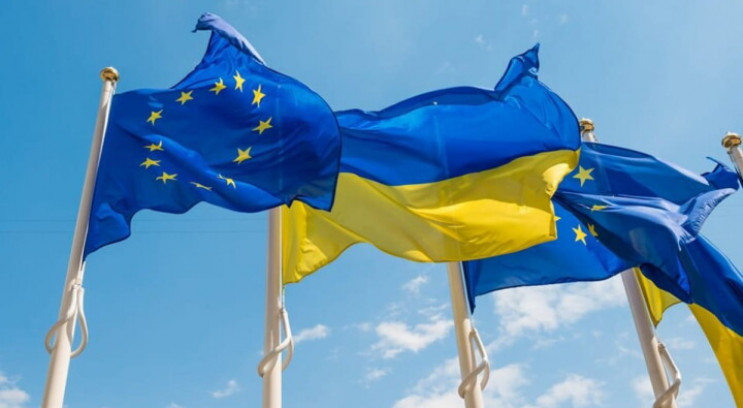 Фантазії Макрона: Чому Україні не варто…